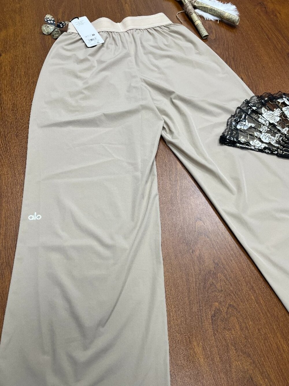 ALO Yoga 🏆 Suit Up Trouser Gravel Color (Regular) Wide Leg Brand New - Picture 5 of 8